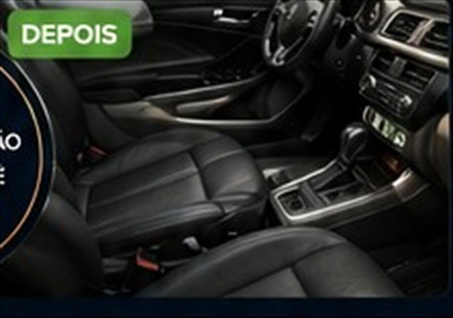 Interior do automóvel depois da limpeza