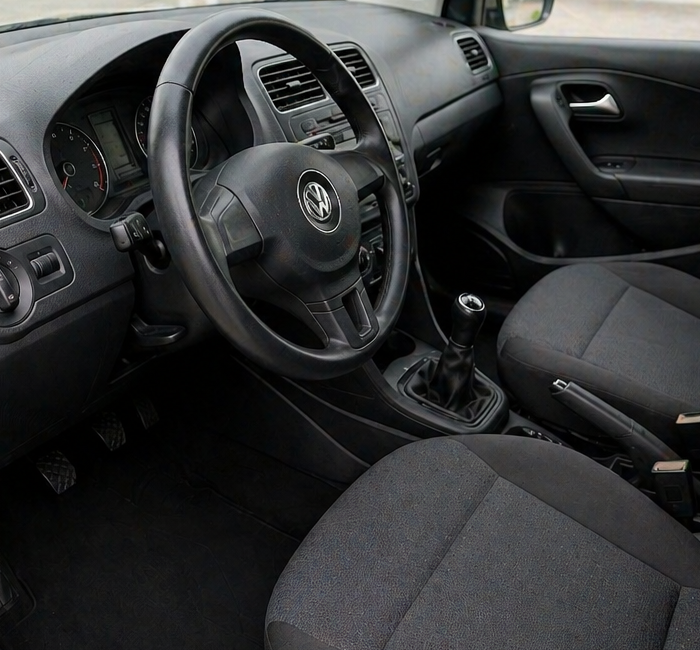 Interior de automóvel higienizado